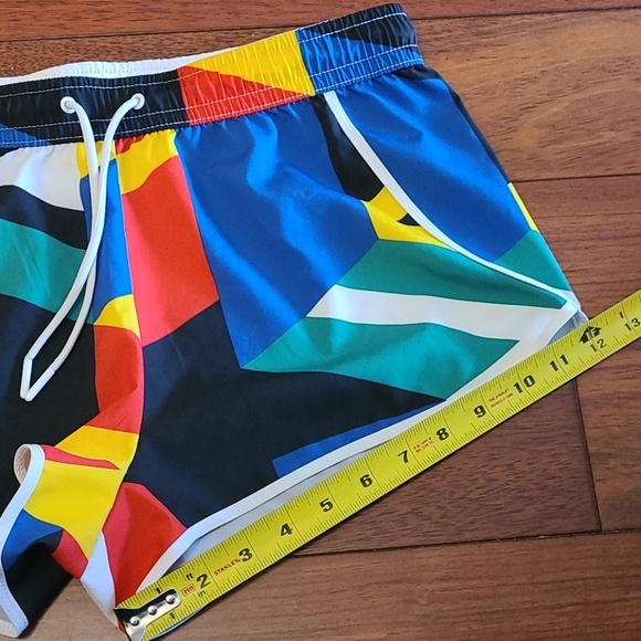 Fabletics Carrie abstract print running shorts - Picture 8 of 10